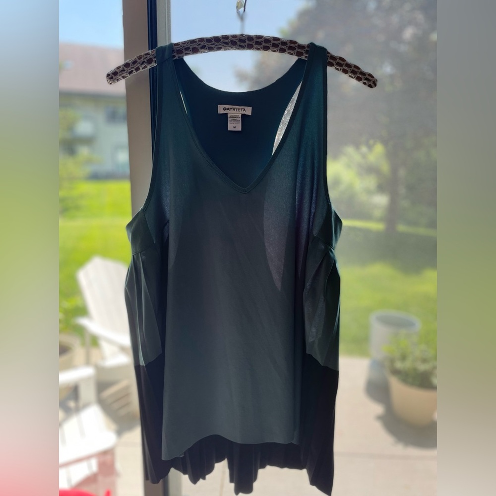 ATHLETA Swing Forward Pleated Tank Size Medium NWOT - Picture 4 of 8